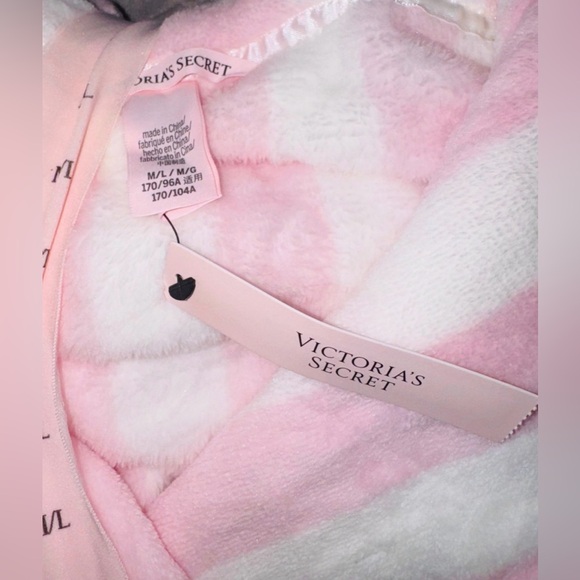 Victoria’s Secret short cozy robe in pretty blossom stripes size XS/S - Picture 5 of 6